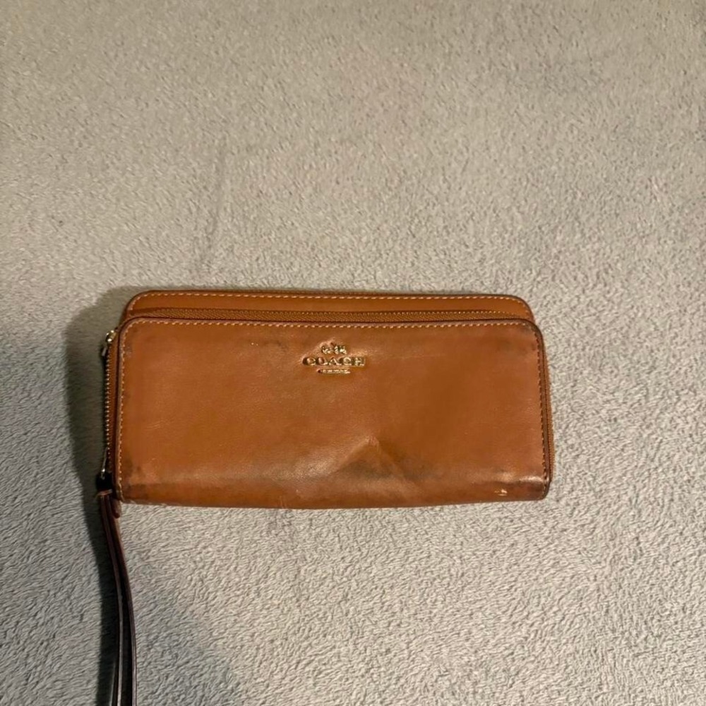Vintage Coach double accordion‎ leather wallet .